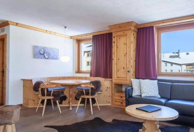 سوییت جونیور با بالکن, Boutique Hotel Cervus