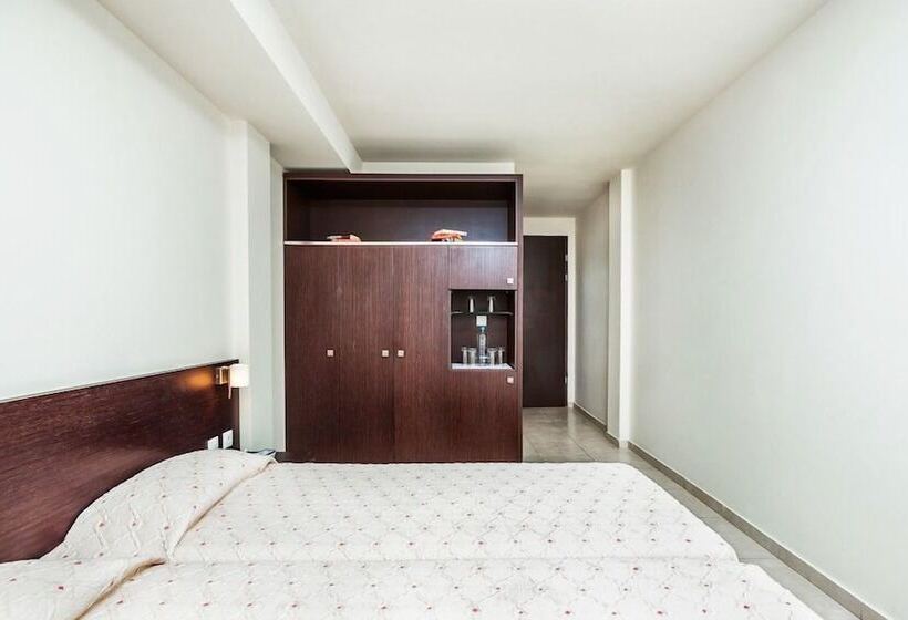 标准间, Elinotel Polis