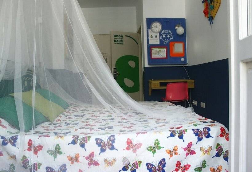 اتاق استاندارد با سرویس بهداشتی مشترک, Feel Hostels Soho Malaga