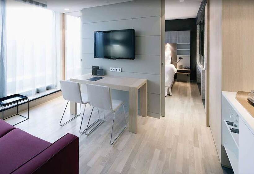 小型豪华套房, Barcelo Hamburg