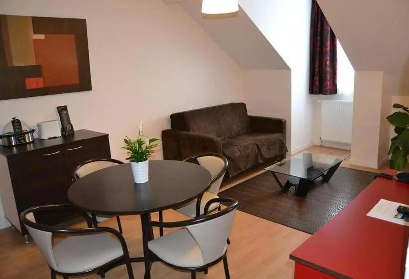 استودیوی استاندارد, Brit Hotel Spa Le Connetable