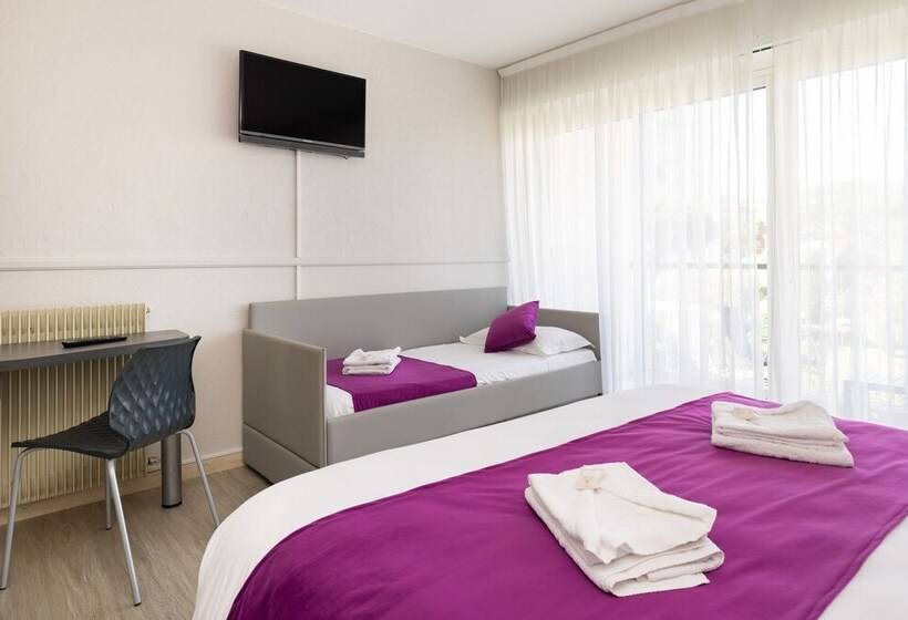 スタンダード4人部屋, Club Le Capet