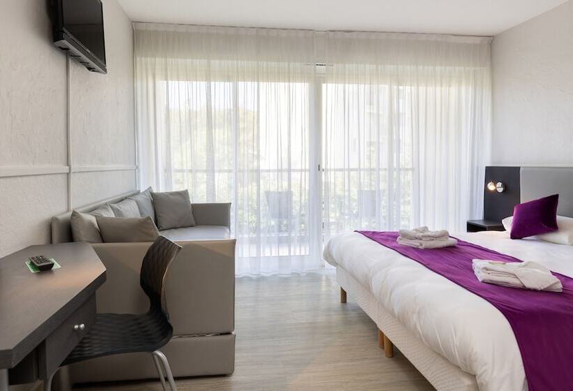 スタンダード4人部屋, Club Le Capet