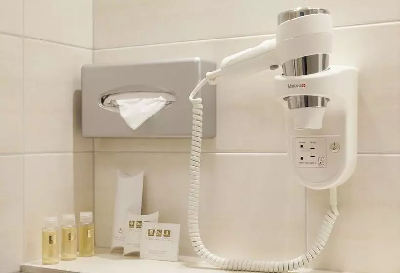 اتاق خانوادگی, Comfort Hotel Lille L Union