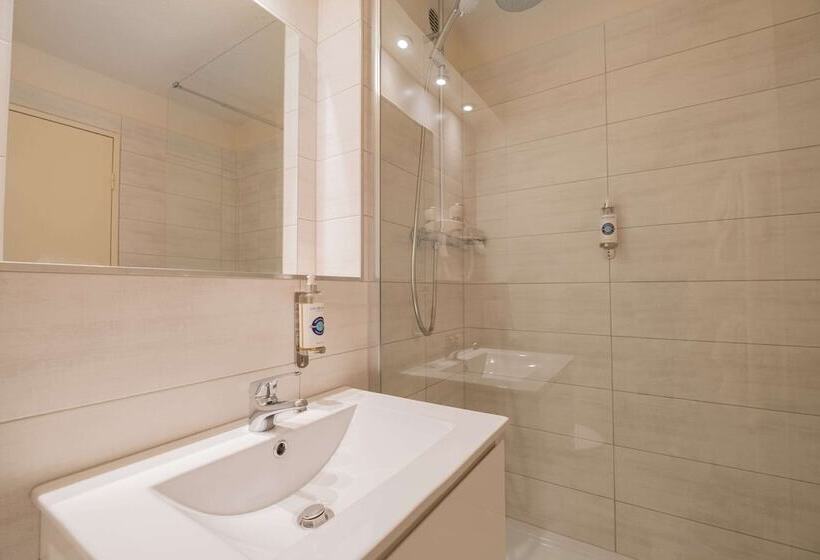 اتاق استاندارد, Comfort Hotel Lille L Union
