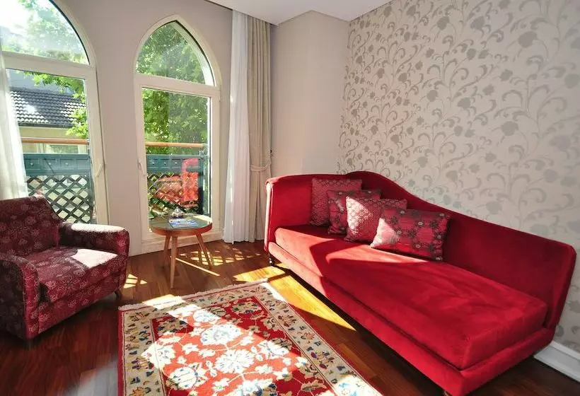 Standard Triple Room, Neorion Hotel   Special Class