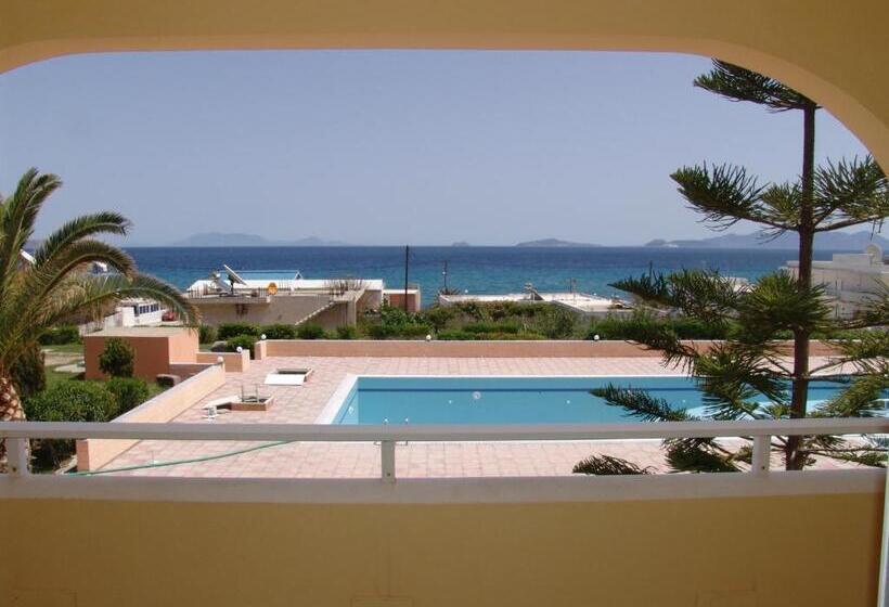 Студио Стандарт Вид на Бассейн, Kontessa Apartments