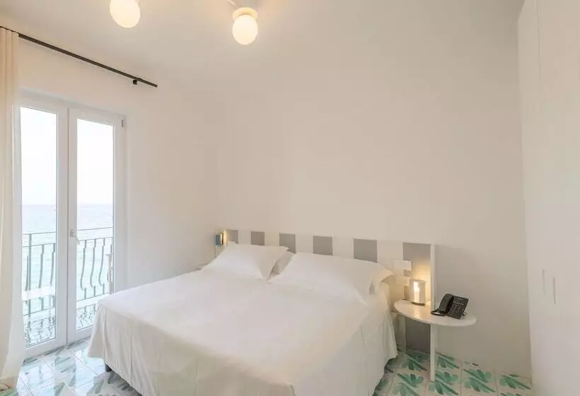 オーシャンビュースーペリアールーム, Miramare Sea Resort & Spa