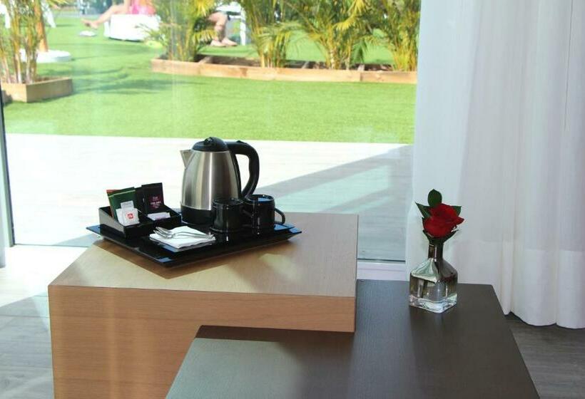 جناح, Seven Hotel & Wellness   Gay Men Only