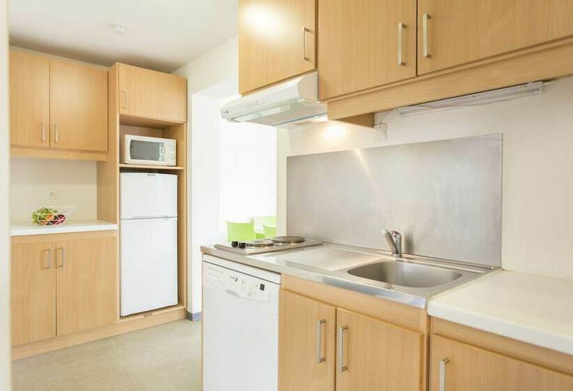 2 Sovrums Hus, Village Vacances Les Abricotiers By Popinns