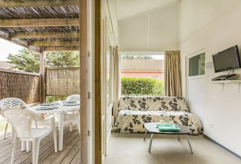 2 Sovrums Hus, Village Vacances Les Abricotiers By Popinns