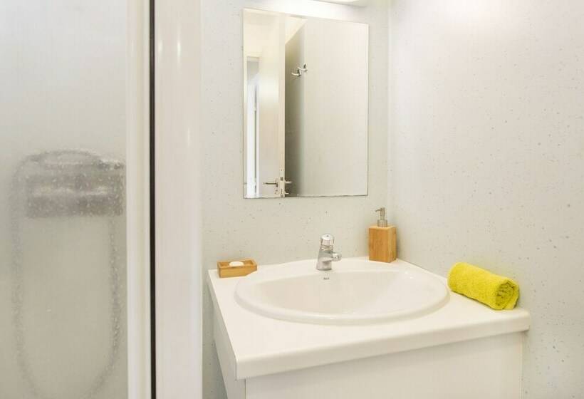 2 Sovrums Hus, Village Vacances Les Abricotiers By Popinns