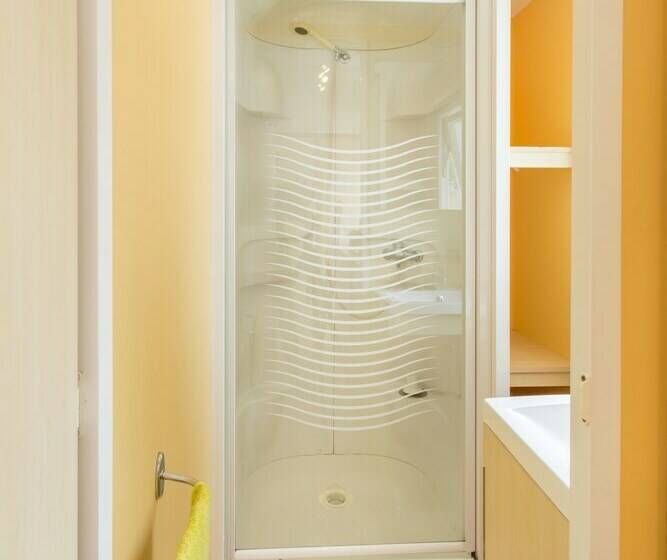 2 Sovrums Hus, Village Vacances Les Abricotiers By Popinns