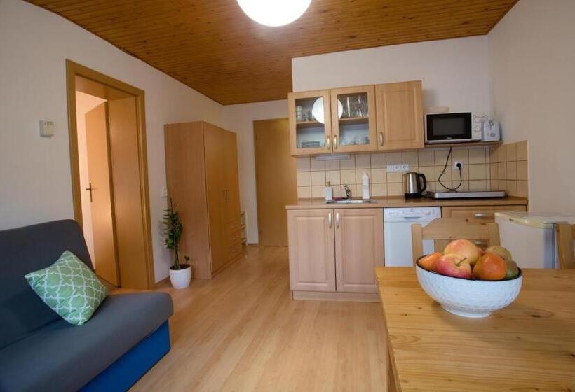침실 1개 발코니 아파트, Apartmány Bramborka