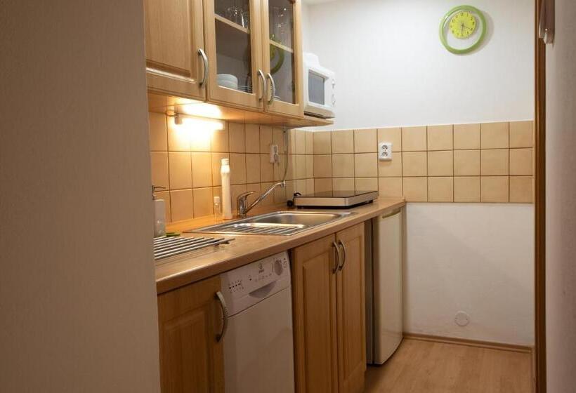 آپارتمان خانوادگی, Apartmány Bramborka
