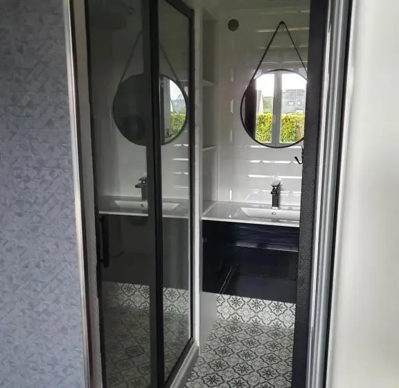 ガーデンビュースタンダードルーム, Chambre D Hote Avec Sa Sdb Privative