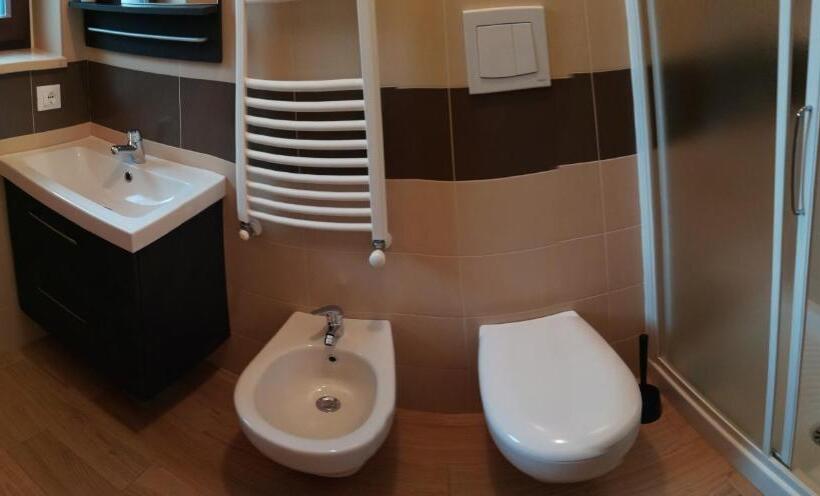 غرفة قياسية, Eremo Del Dottó