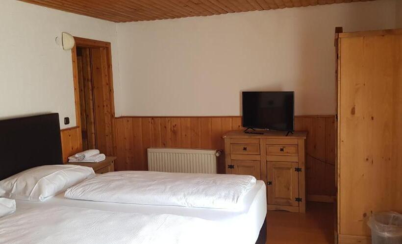 غرفة قياسية, Altes Fährhaus Duisburg