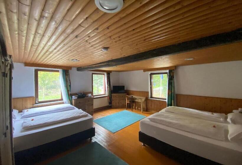 غرفة قياسية رباعية, Altes Fährhaus Duisburg