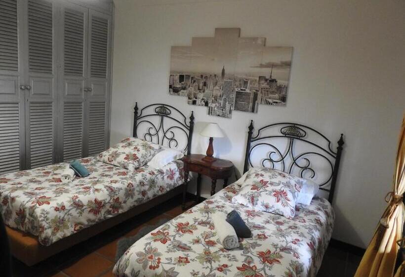 Номер Стандарт Совместная Ванная, Habitaciones Doña Cris