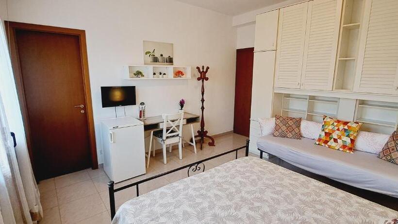 غرفة قياسية ثلاثية, Le Terrazze Rooms & Studios