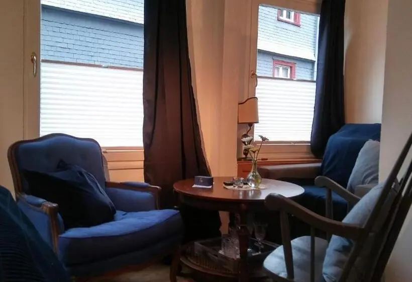 スタンダードルーム, Hier & Jetzt In Monschau City