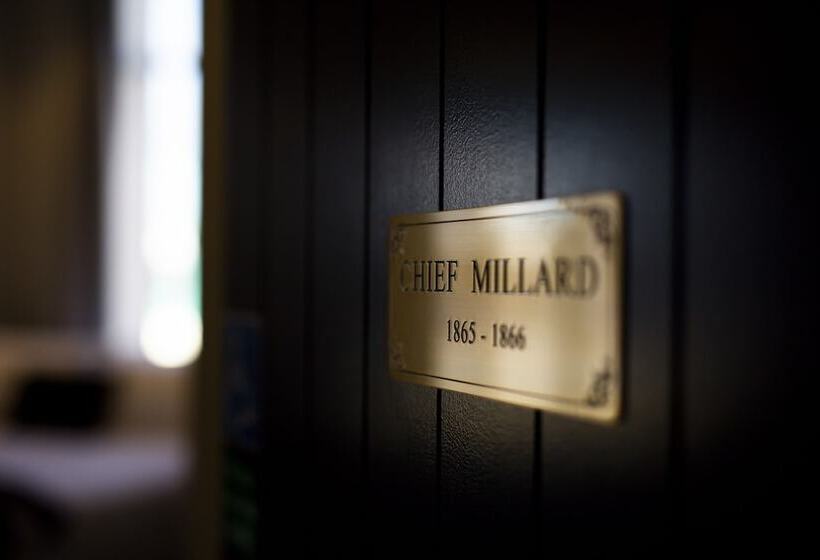 استودیوی استاندارد, Hokitika Fire Station Boutique Accommodation