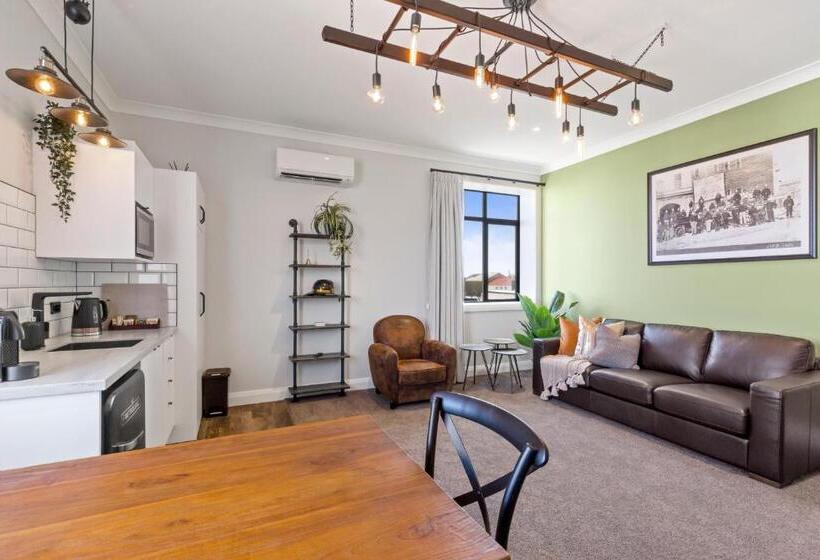 استودیوی استاندارد, Hokitika Fire Station Boutique Accommodation