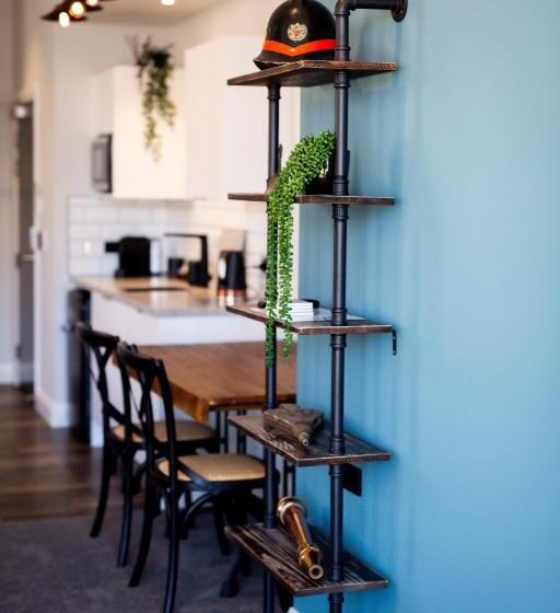 Апартаменты 1 Спальня Нижний Этаж, Hokitika Fire Station Boutique Accommodation