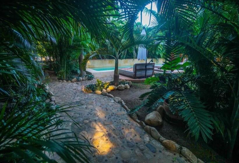 带阳台的三人标准间, Gallo De Mar