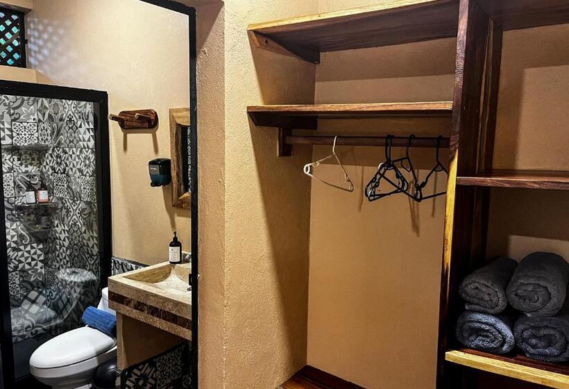 标准间, Gallo De Mar