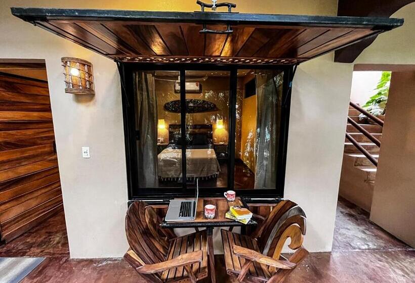 标准间, Gallo De Mar