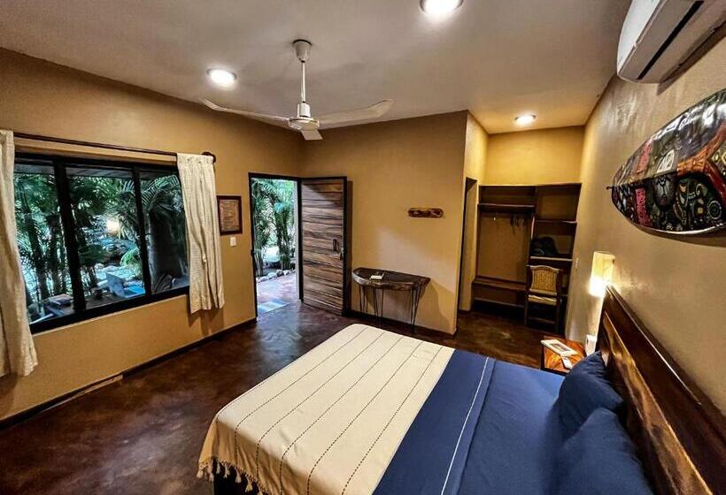 标准间, Gallo De Mar