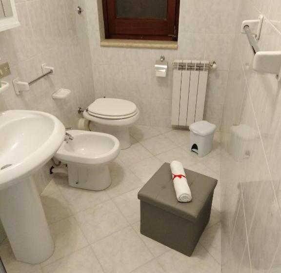 Четырехместный Номер Стандарт с Балконом, Affittacamere Casa Quisquina