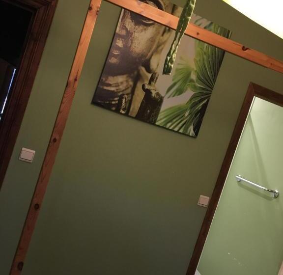 חדר סטנדרט, L émiline