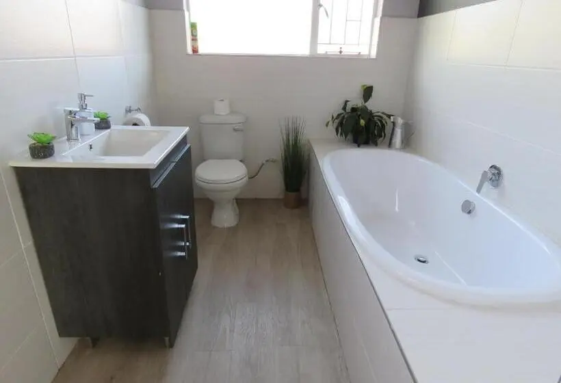 キングサイズベッドのスタンダードルーム, Koraalboom Guesthouse
