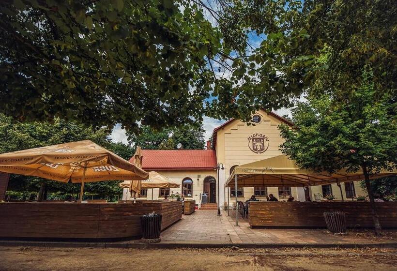 디럭스 룸, Skodova Apartments