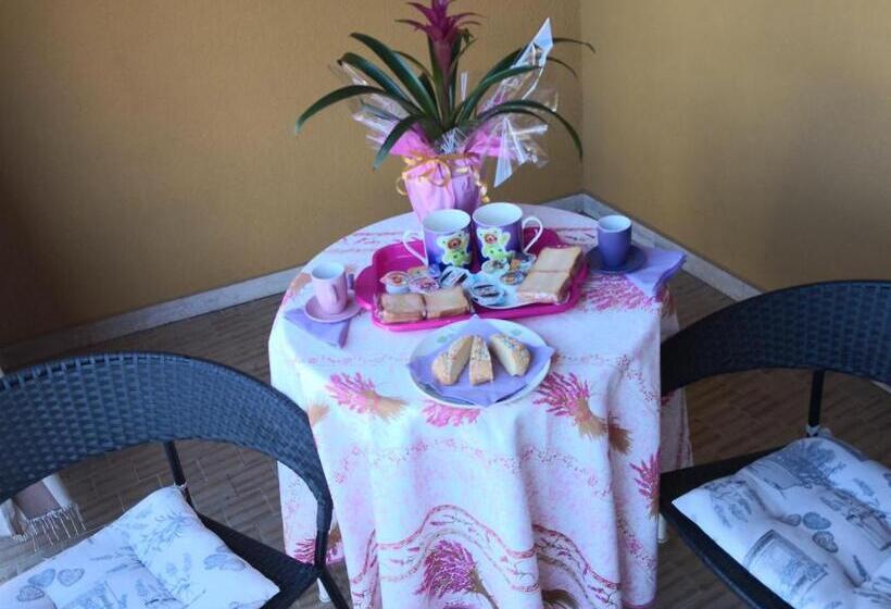 غرفة قياسية مزوَّدة بتراس, B&b Manito