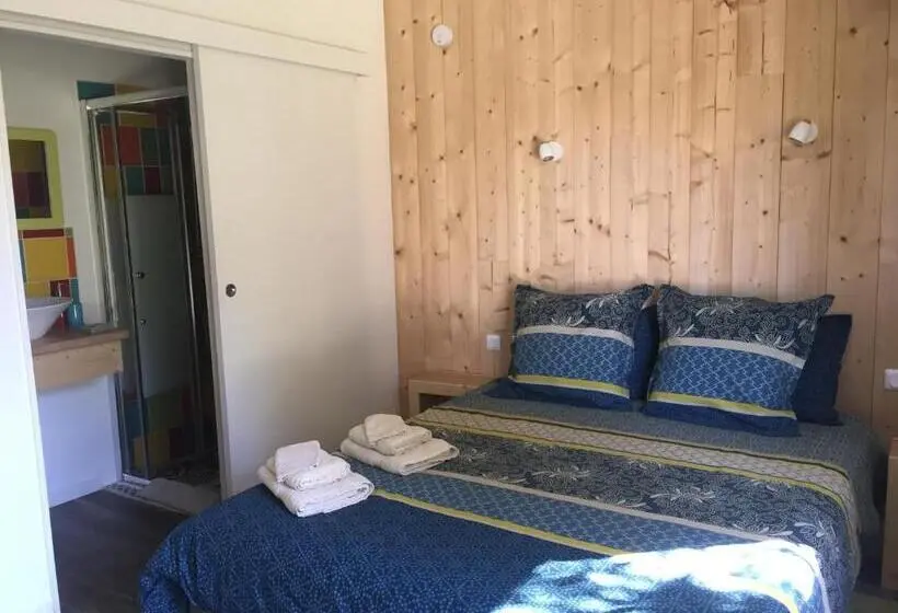 اتاق استاندارد با چشمانداز باغ, Un Temps Pour Le Rêve