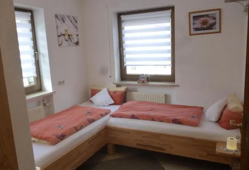 バルコニー付スタンダード4ベッドルーム, Gaestezimmer Klein