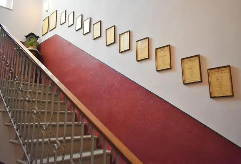 استودیوی استاندارد, Villa Scalabrini