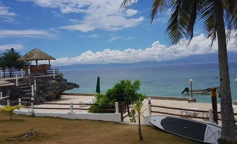 オーシャンビューデラックスルームバルコニー付き, Tauig Beach Resort