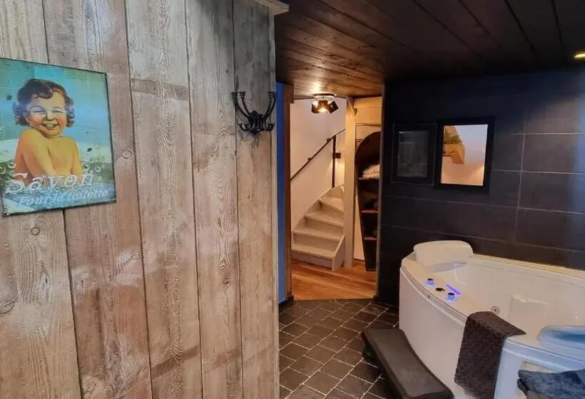 Deluxe-sviitti, Een Vleugje Wellness In De Voerstreek   Bed & Brocante Onder De Poort
