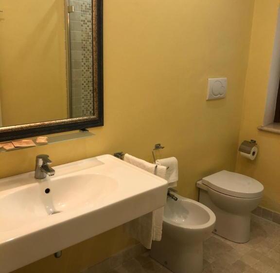 Quarto Estandar com Terraço, Saturnia Country Villas