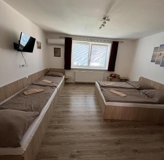 דירת חדר, Sunny Apartman