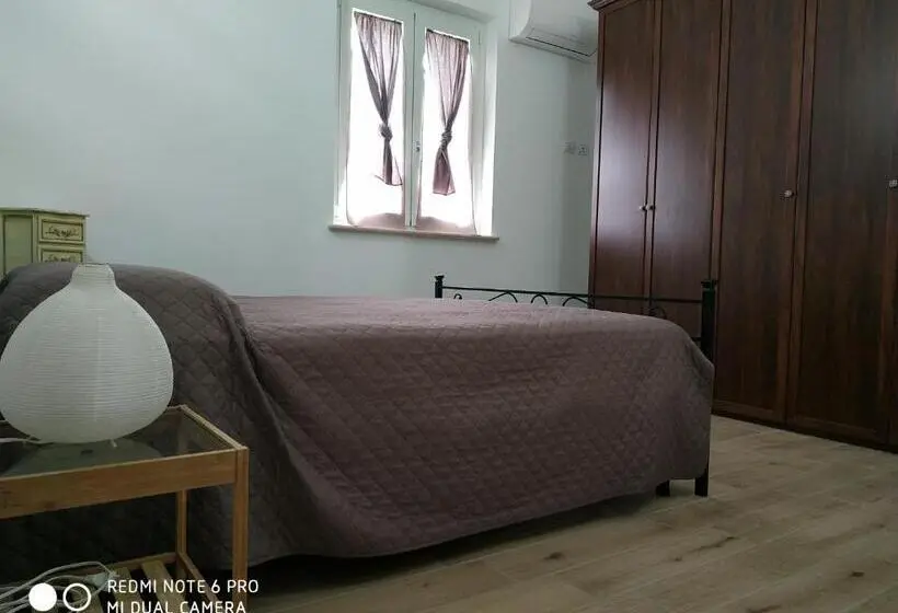 庭の見える１ベッドルームアパートメント, Agriturismo  Le Serre