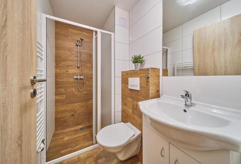 غرفة قياسية مطلّة علي الحديقة, Residence Ruth