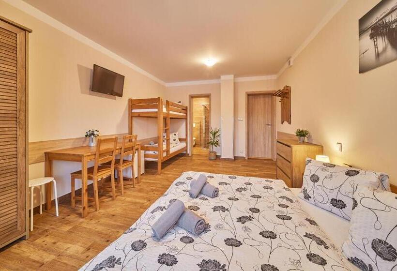 غرفة قياسية رباعية مطلة على الحديقة, Residence Ruth