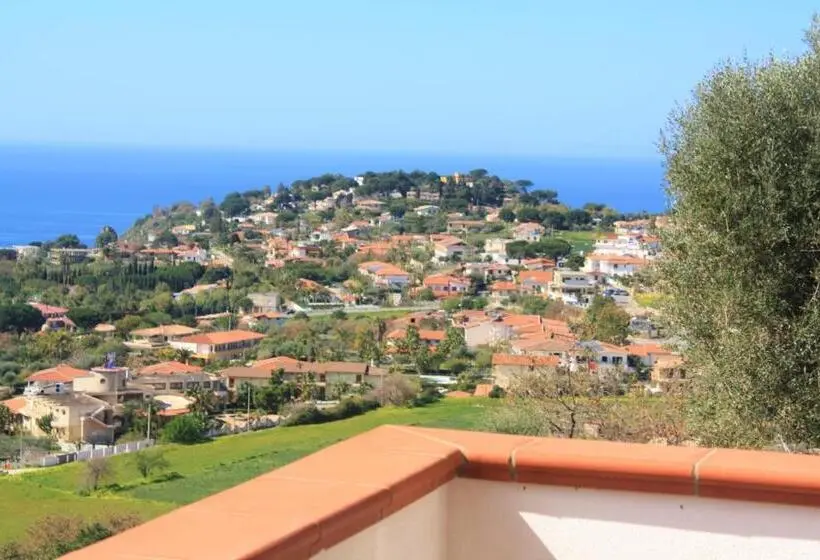 ویلای 2 خوابه, The Olive Tree   Seaview Apartments