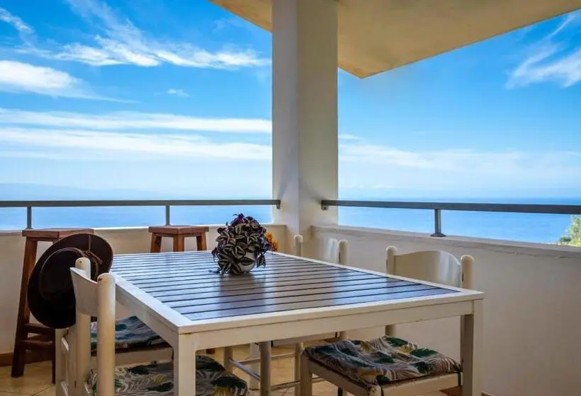 ویلای 2 خوابه, The Olive Tree   Seaview Apartments